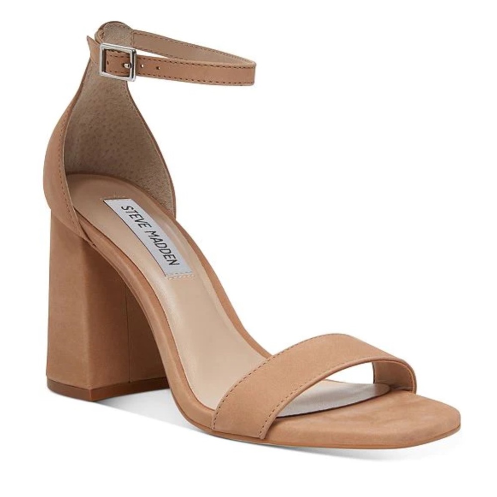 NWOT Steve Madden Dillion nubuck leather sandals. Size 7